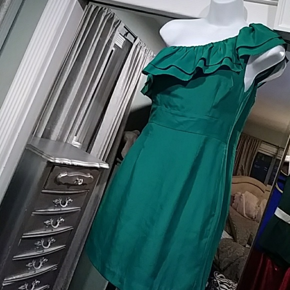 Emerald green Dress! - Picture 1 of 3